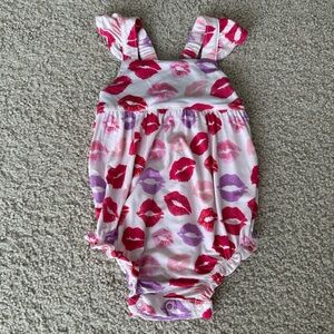 Posh Peanut Lola Ruffled Cap Sleeve Bubble Romper (3-6m)